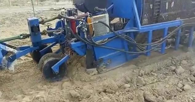 Tractor-Mounted Self-Loading Stone Picker /Soil Block Collecting Machine, Farm Machine