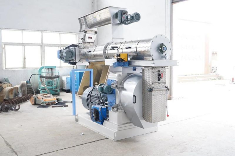 China Manufacture Cattle Chicken Livestock Poultry Feed Making Machine as One of Main Feed Machines, Ce Certificated Pellet Machine.