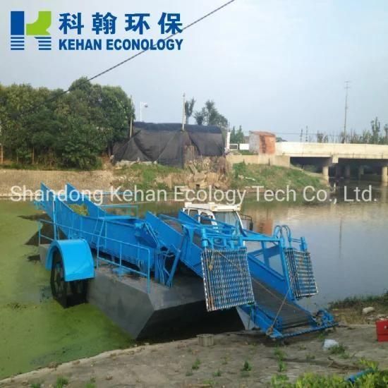 River Water Plants Harvesting and Collecting Trash Water Weed Harvester