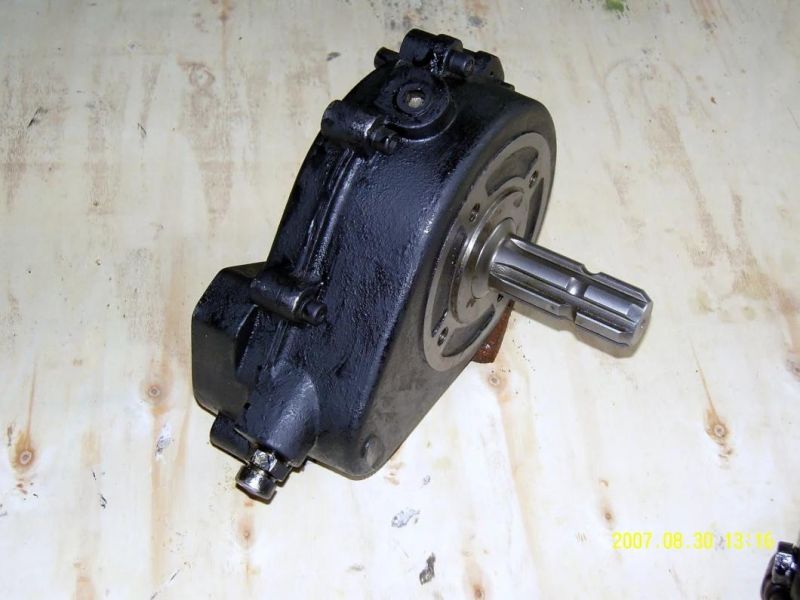 The Hydraulic Motor Drives The Gear Box of The Mower
